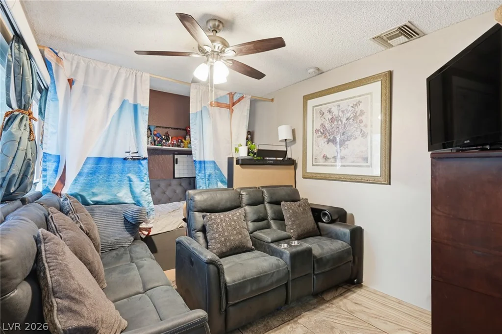 5437 Holmby, Las Vegas, NV 89146
