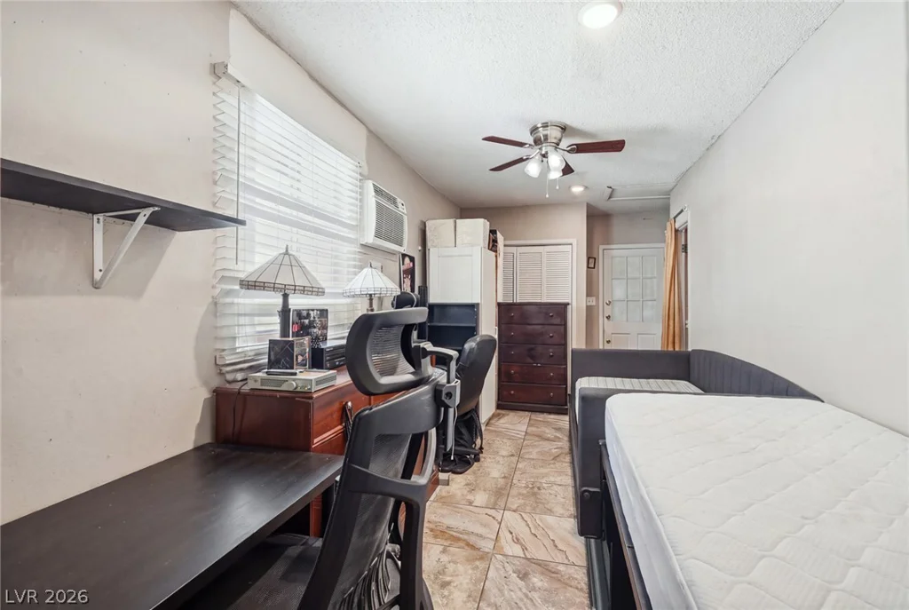 5437 Holmby, Las Vegas, NV 89146