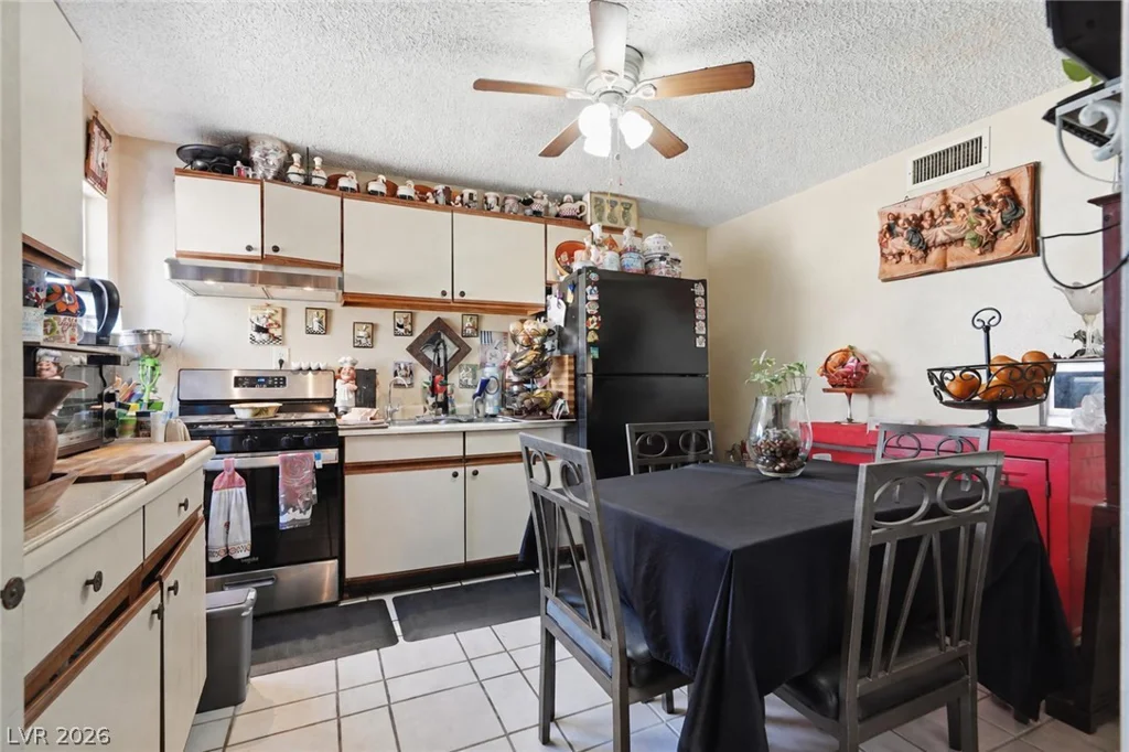 5437 Holmby, Las Vegas, NV 89146
