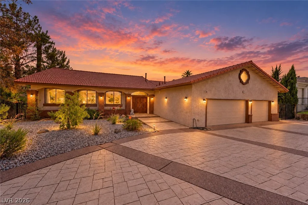 2817 La Mesa, Henderson, NV 89014