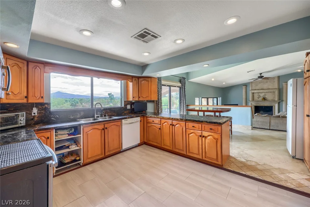 2817 La Mesa, Henderson, NV 89014
