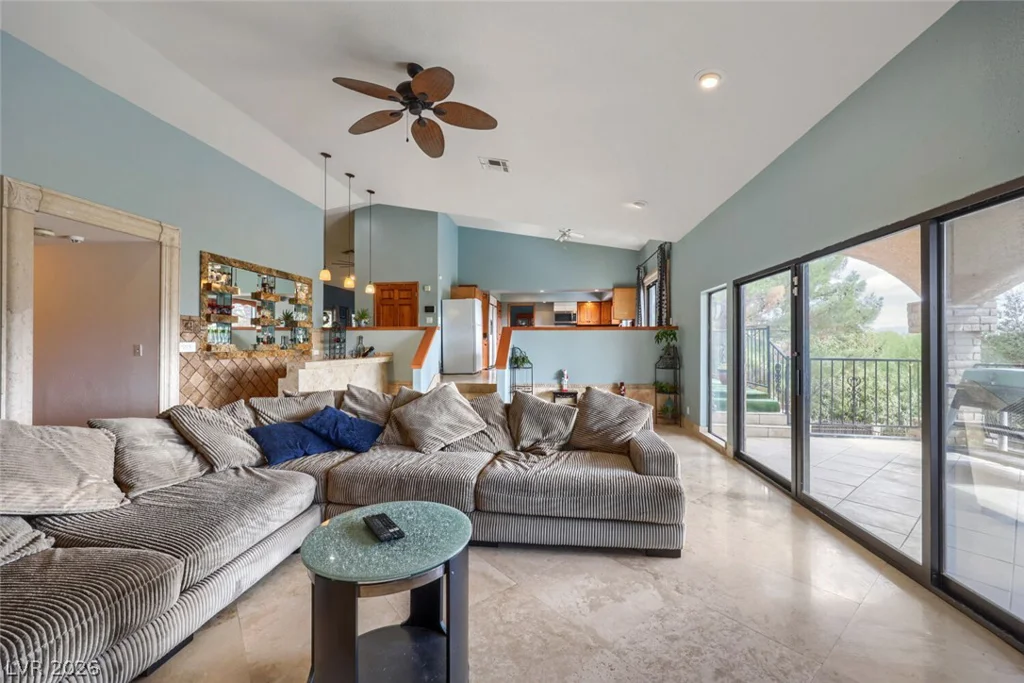 2817 La Mesa, Henderson, NV 89014