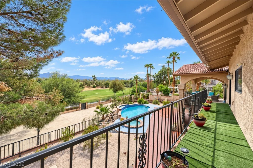 2817 La Mesa, Henderson, NV 89014