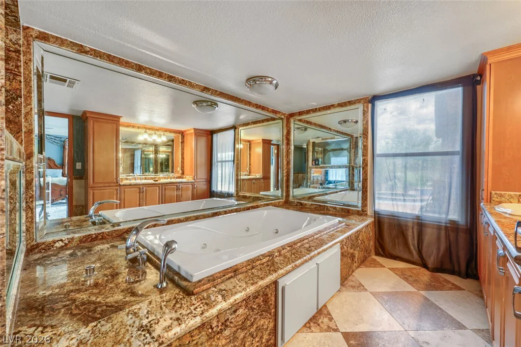 2817 La Mesa, Henderson, NV 89014