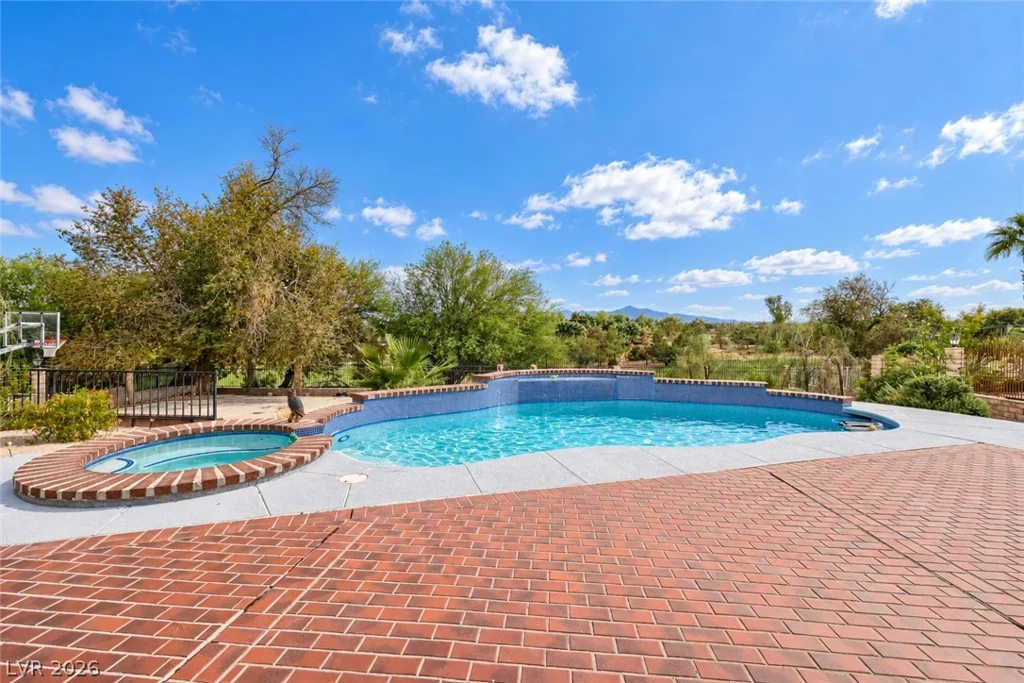 2817 La Mesa, Henderson, NV 89014