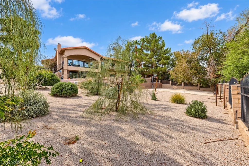2817 La Mesa, Henderson, NV 89014