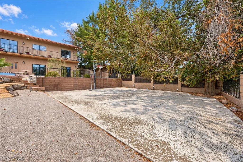 2817 La Mesa, Henderson, NV 89014