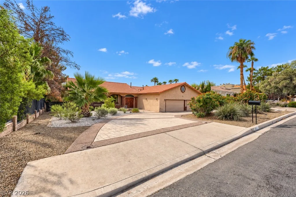 2817 La Mesa, Henderson, NV 89014