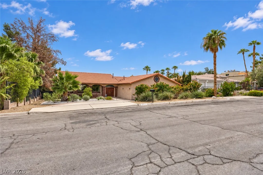 2817 La Mesa, Henderson, NV 89014