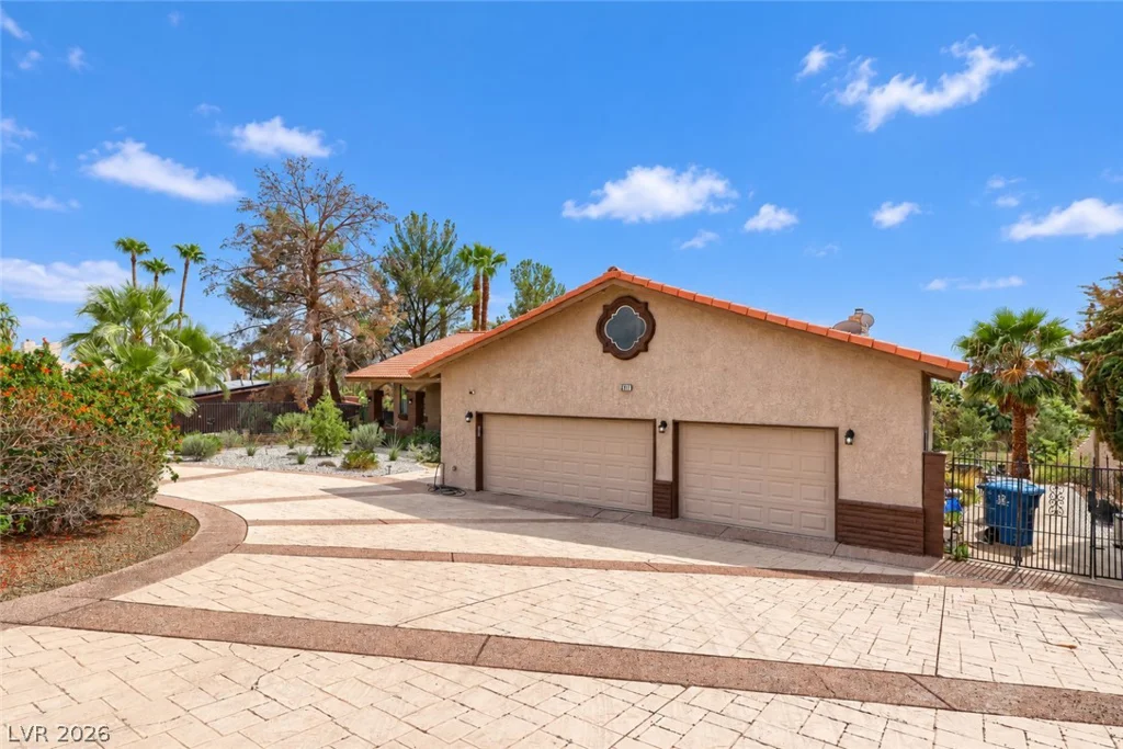 2817 La Mesa, Henderson, NV 89014