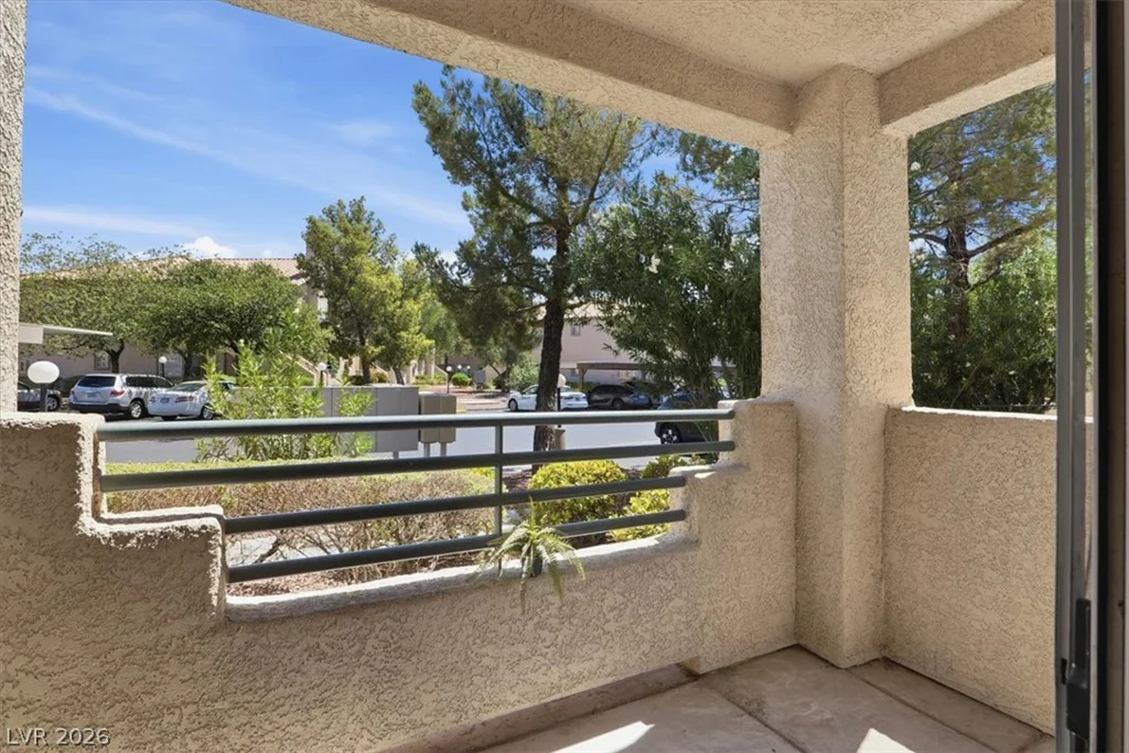 5415 Harmon, Las Vegas, NV 89103