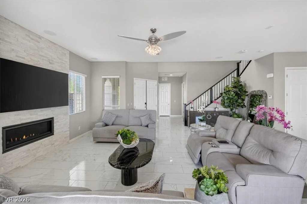 320 Highspring, Las Vegas, NV 89138