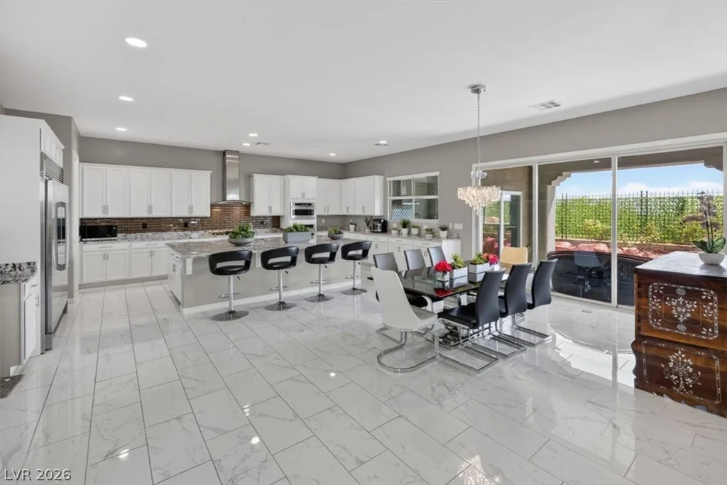 320 Highspring, Las Vegas, NV 89138