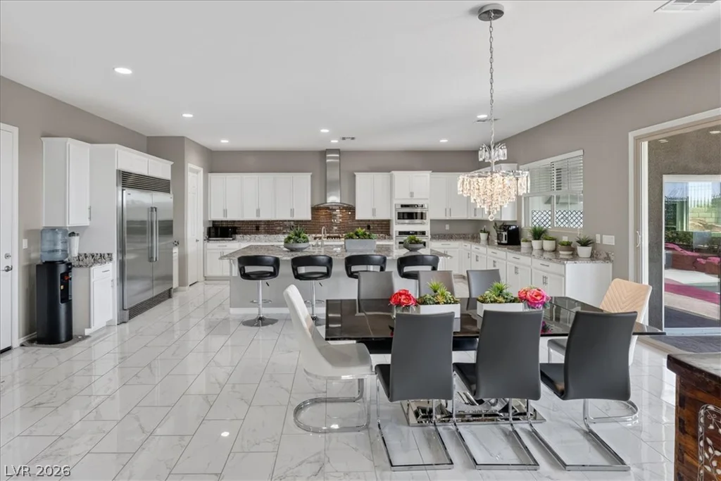 320 Highspring, Las Vegas, NV 89138