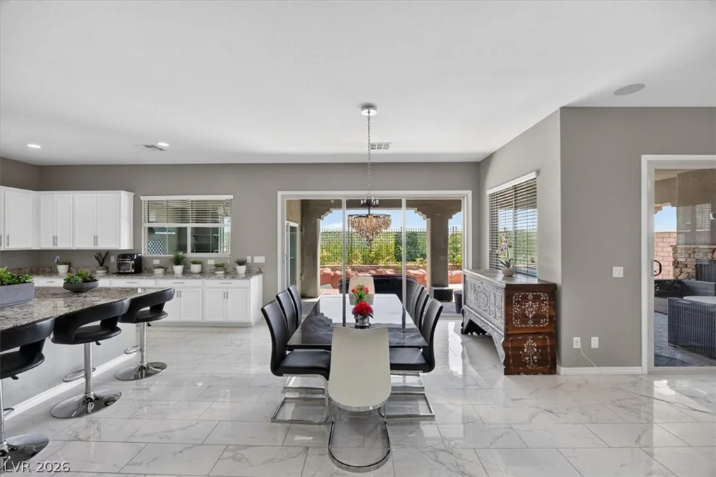 320 Highspring, Las Vegas, NV 89138