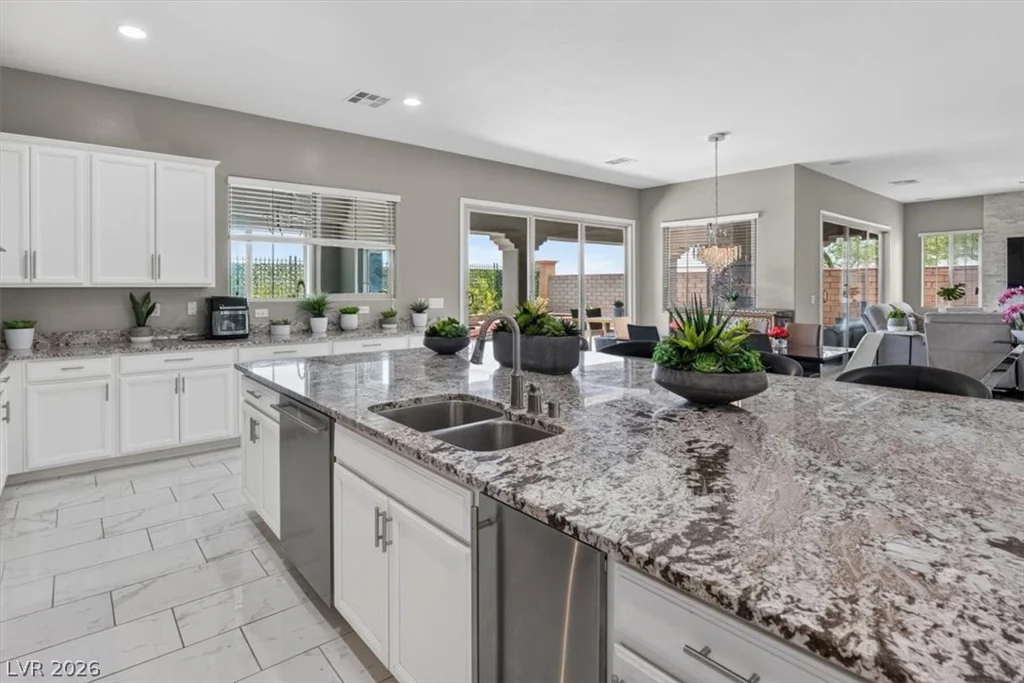 320 Highspring, Las Vegas, NV 89138