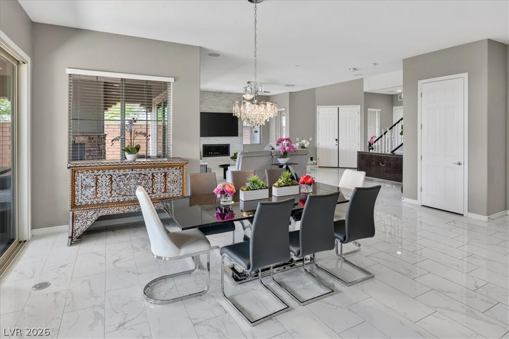 320 Highspring, Las Vegas, NV 89138