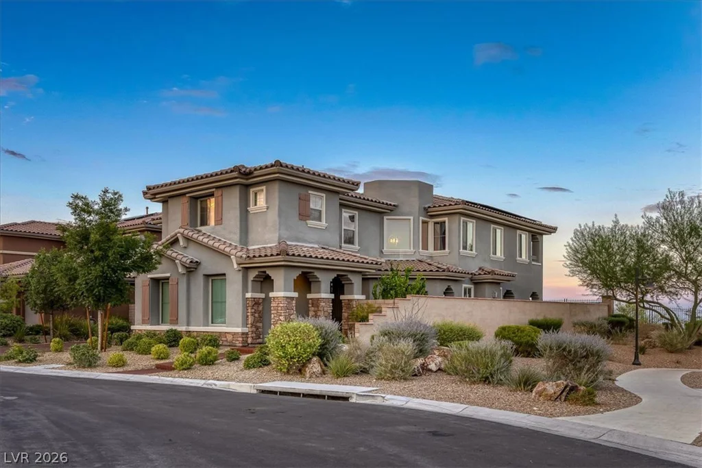 320 Highspring, Las Vegas, NV 89138