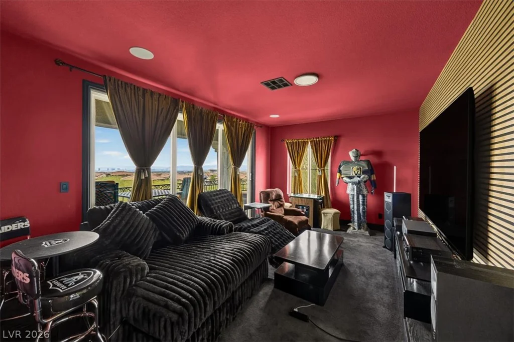 320 Highspring, Las Vegas, NV 89138