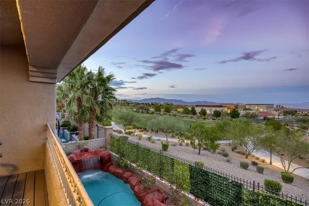 320 Highspring, Las Vegas, NV 89138