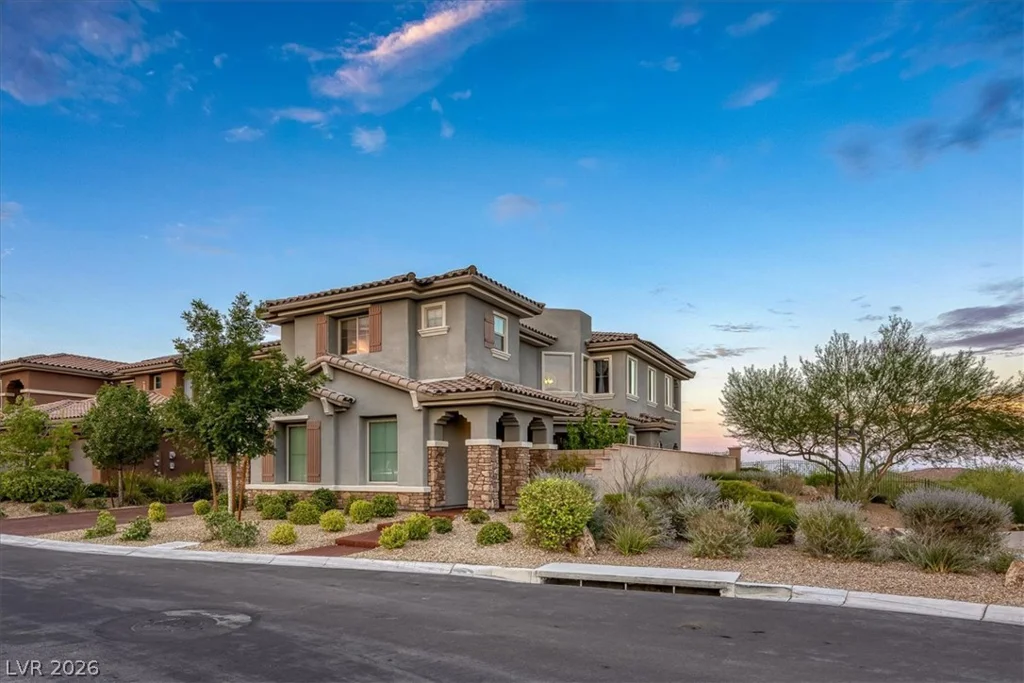 320 Highspring, Las Vegas, NV 89138