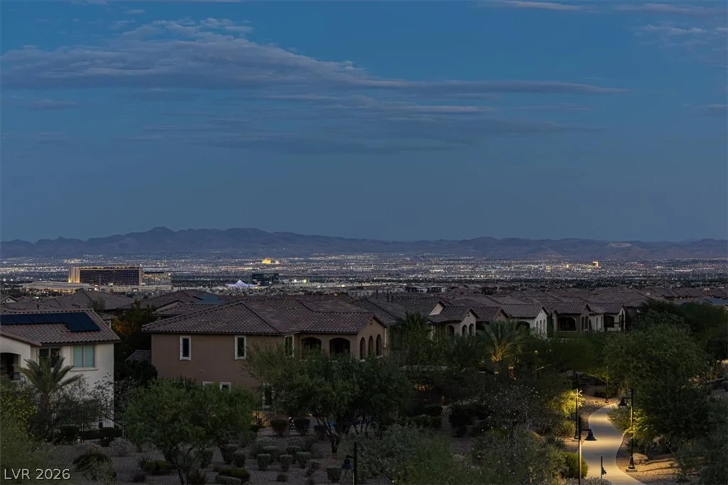 320 Highspring, Las Vegas, NV 89138