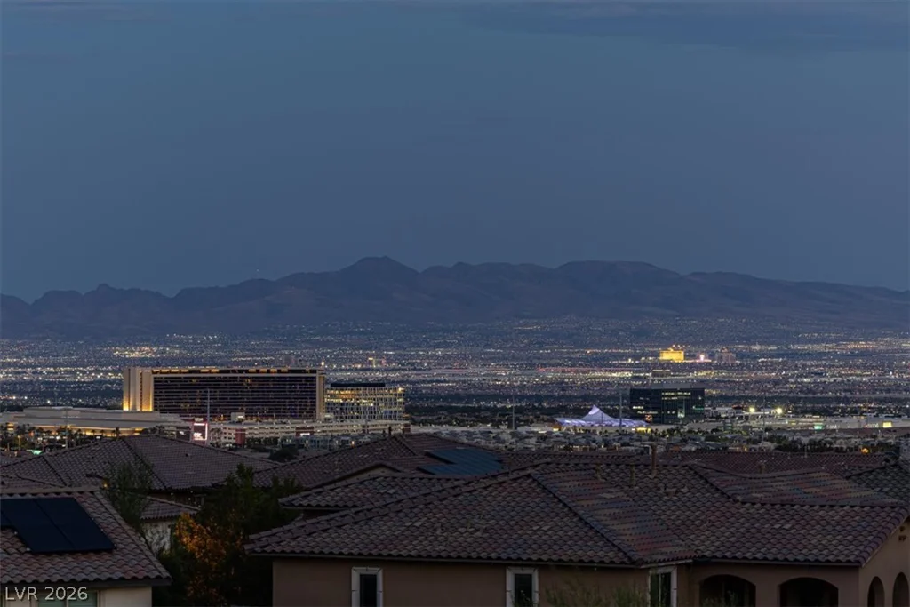 320 Highspring, Las Vegas, NV 89138
