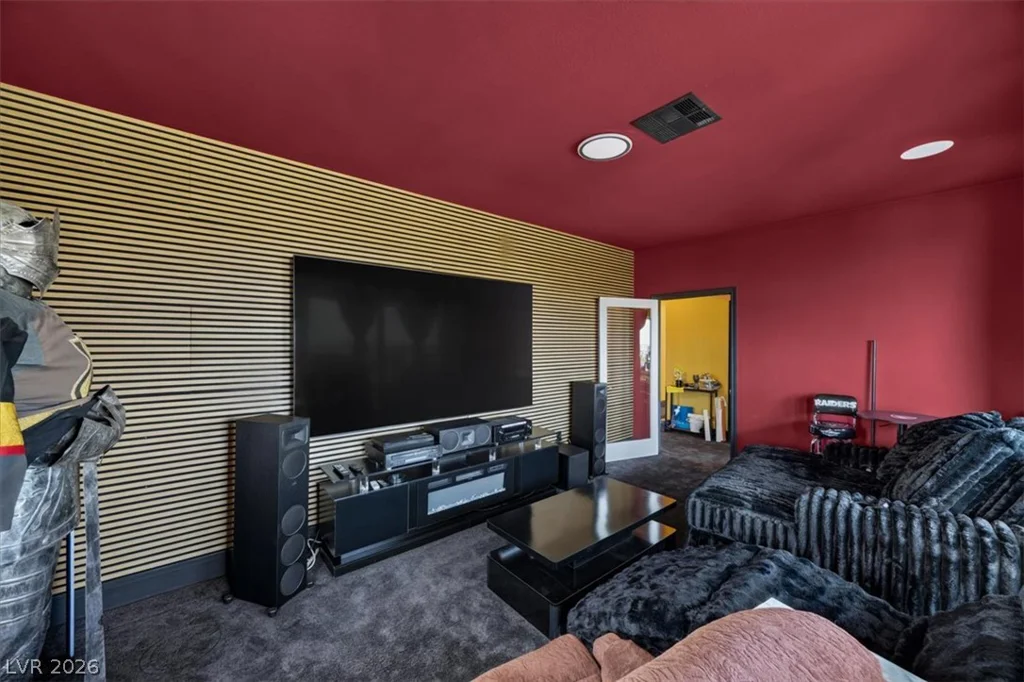 320 Highspring, Las Vegas, NV 89138