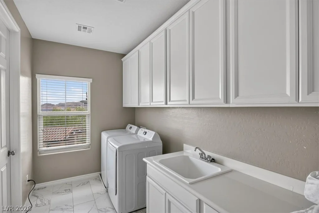 320 Highspring, Las Vegas, NV 89138