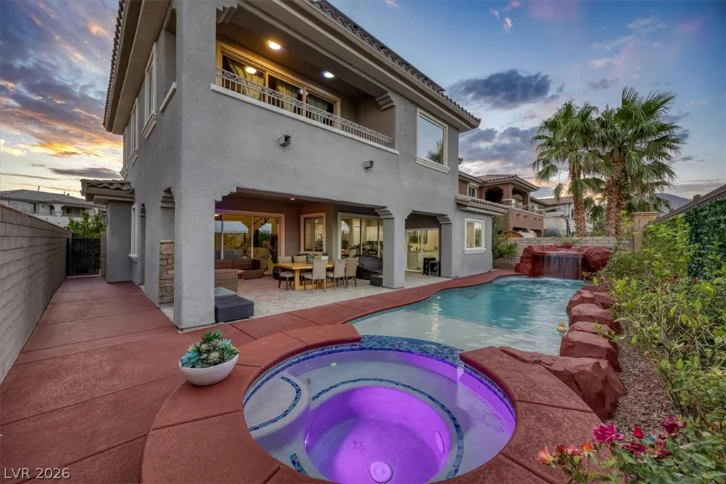 320 Highspring, Las Vegas, NV 89138