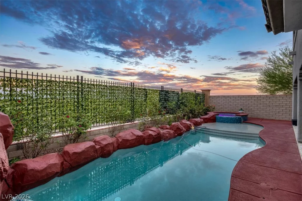 320 Highspring, Las Vegas, NV 89138