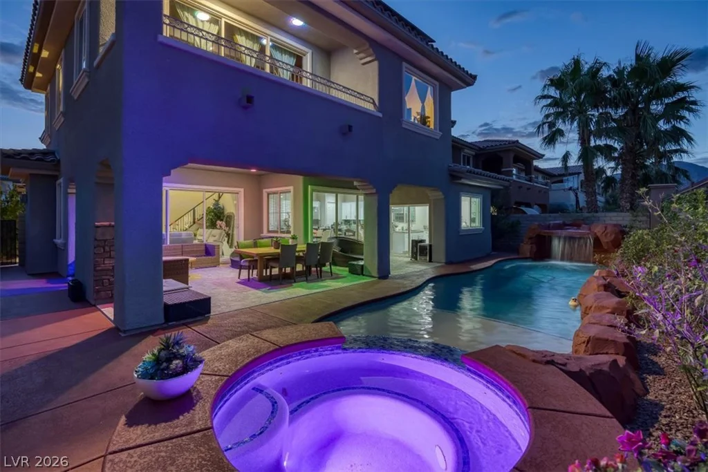 320 Highspring, Las Vegas, NV 89138