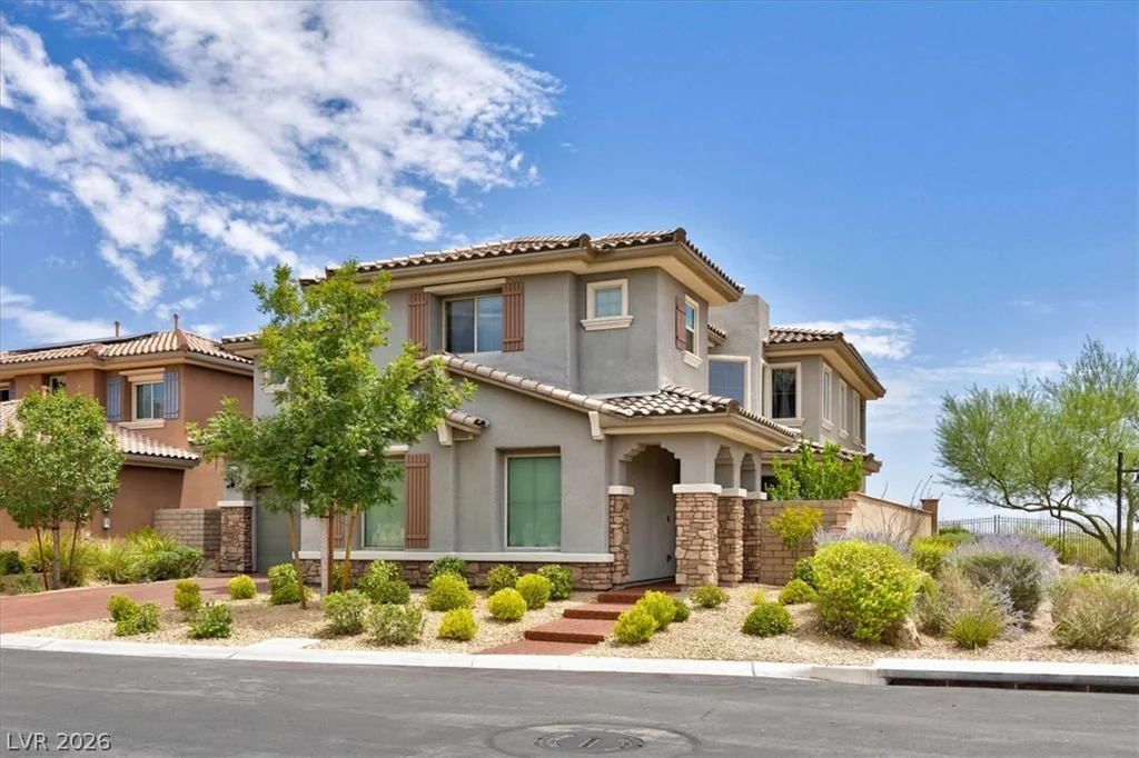 320 Highspring, Las Vegas, NV 89138