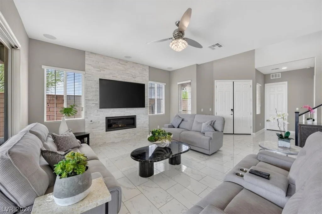 320 Highspring, Las Vegas, NV 89138