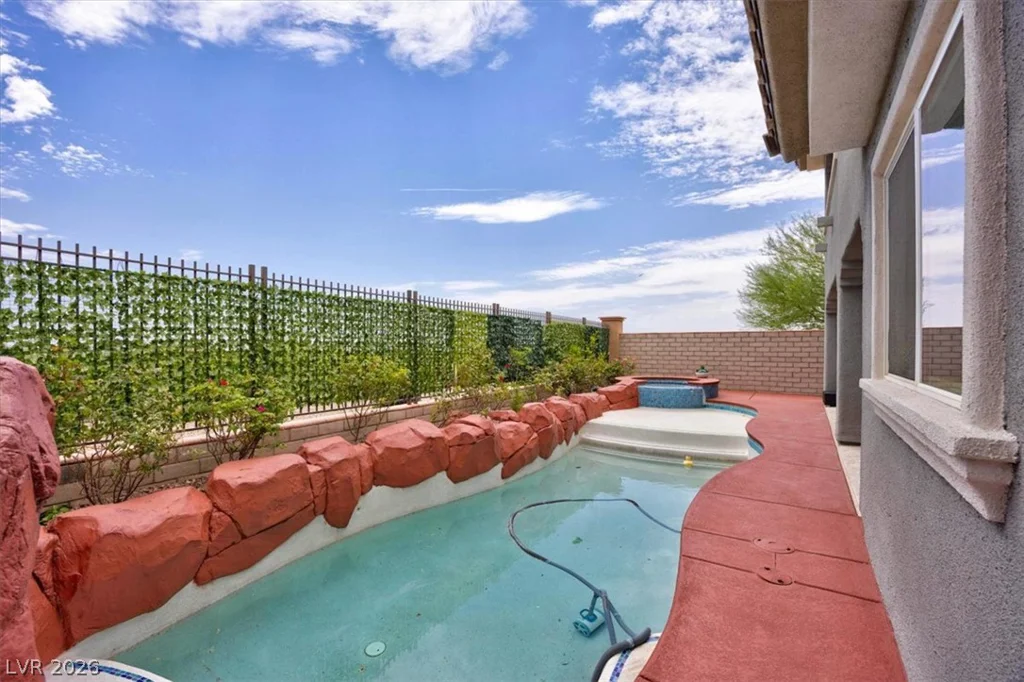 320 Highspring, Las Vegas, NV 89138