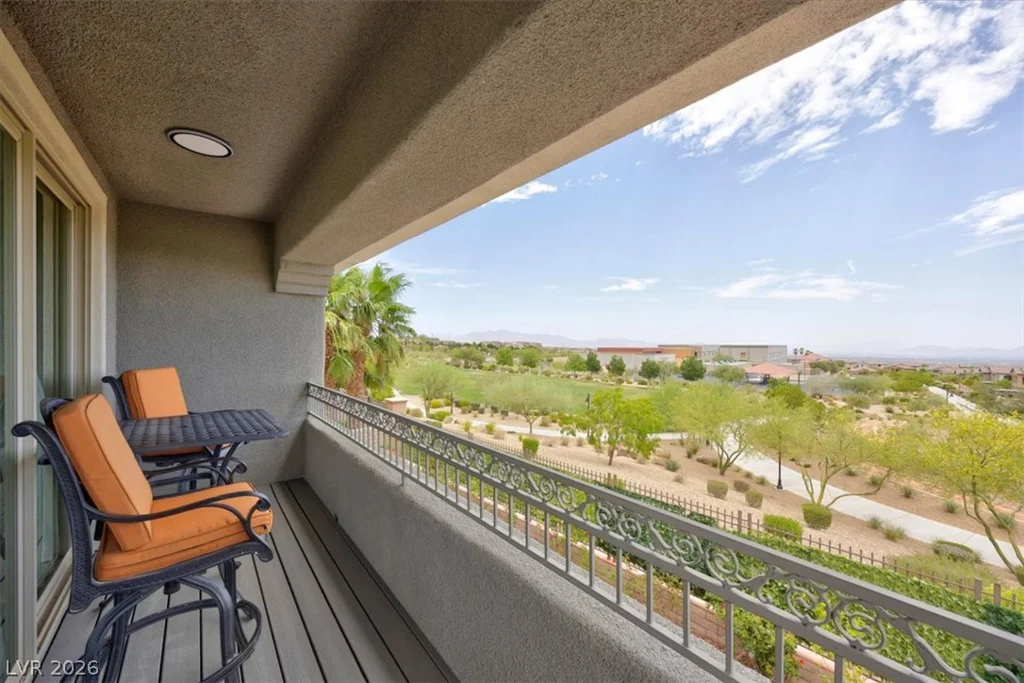 320 Highspring, Las Vegas, NV 89138