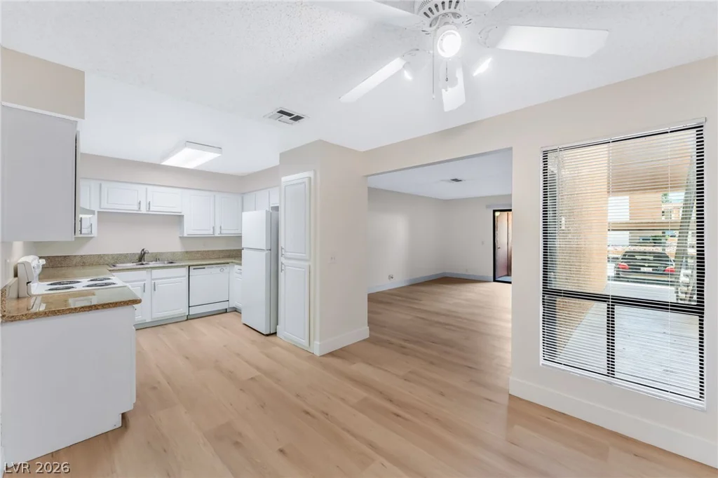 3151 Soaring Gulls, Las Vegas, NV 89128