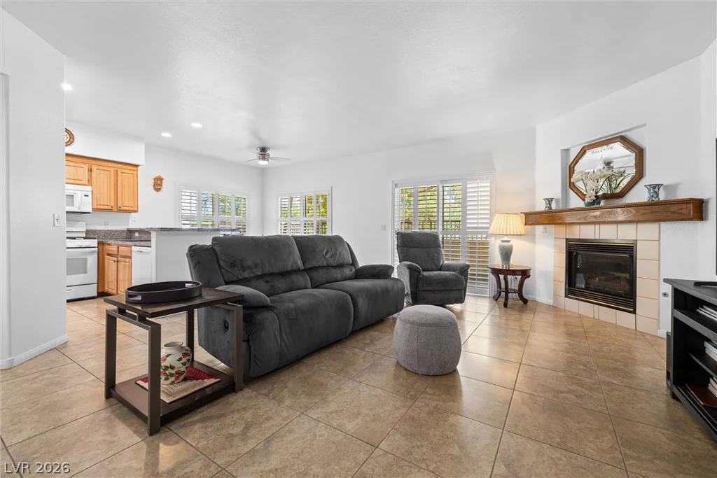 4910 Black Bear, Las Vegas, NV 89149