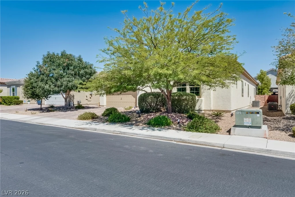 5796 Yellow Ridge, Las Vegas, NV 89131
