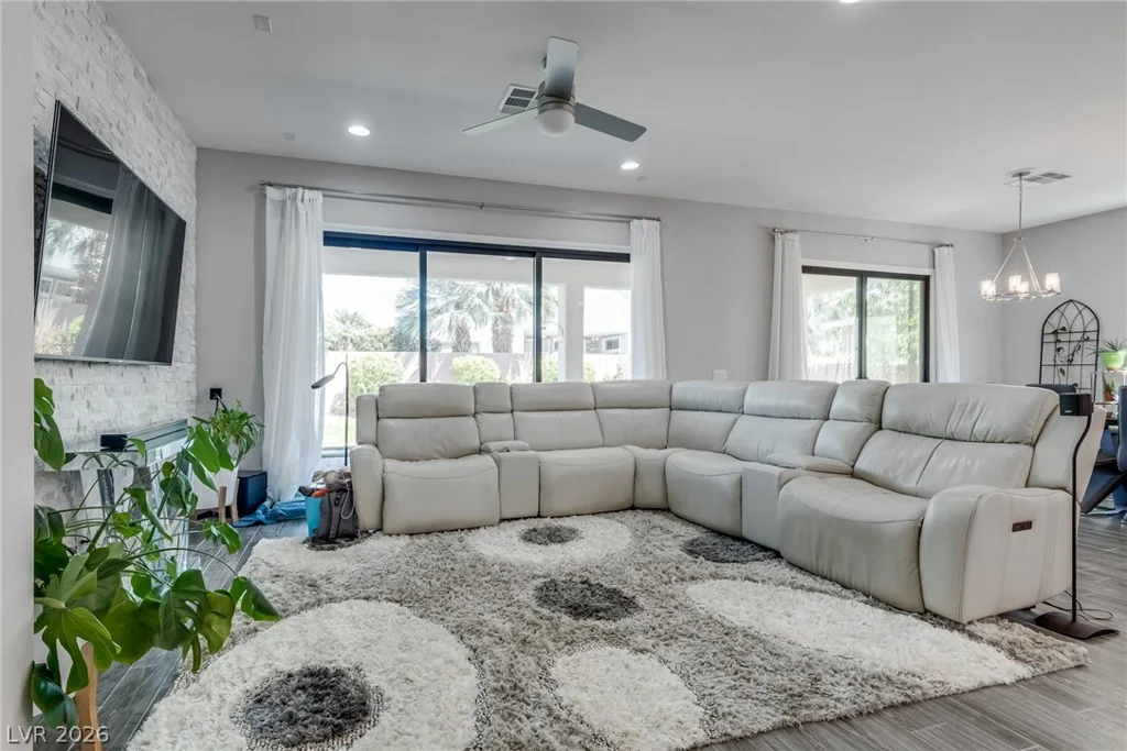5796 Yellow Ridge, Las Vegas, NV 89131