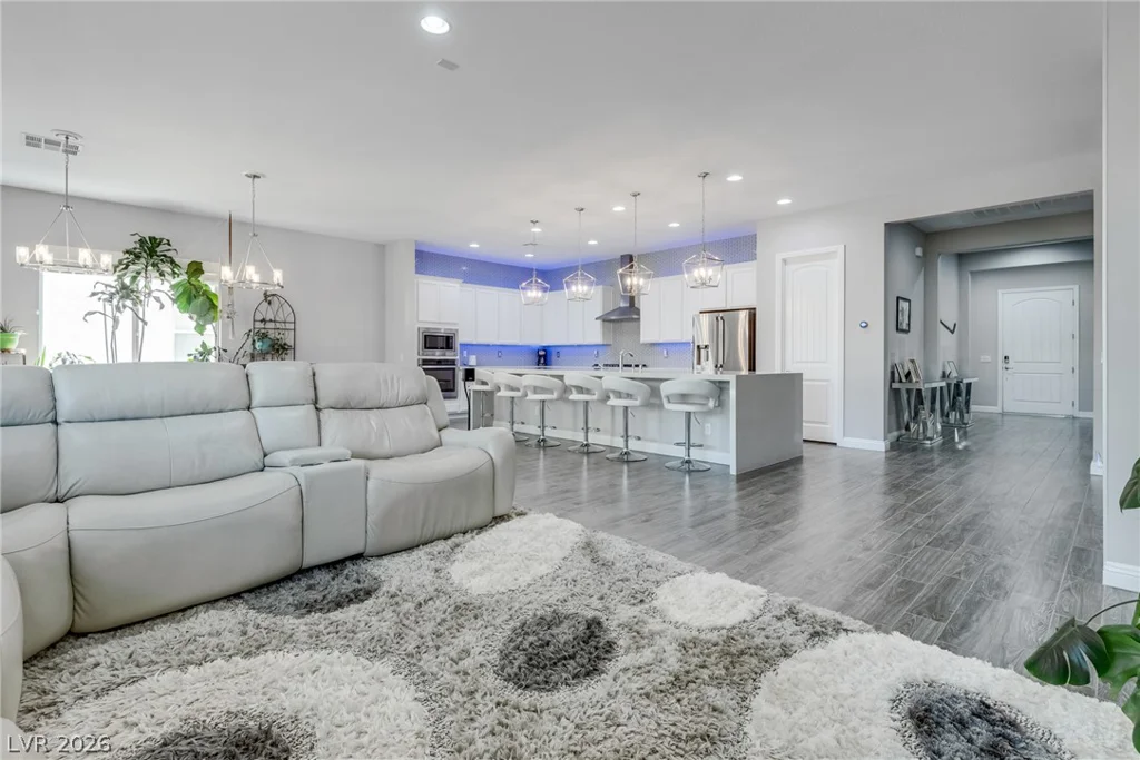 5796 Yellow Ridge, Las Vegas, NV 89131