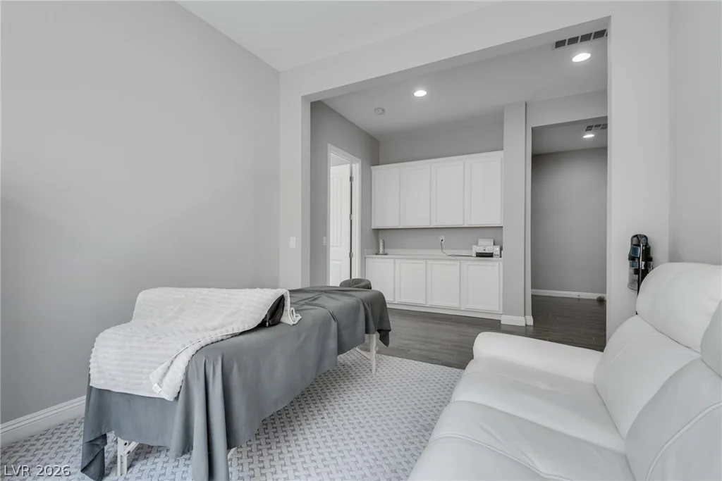 5796 Yellow Ridge, Las Vegas, NV 89131