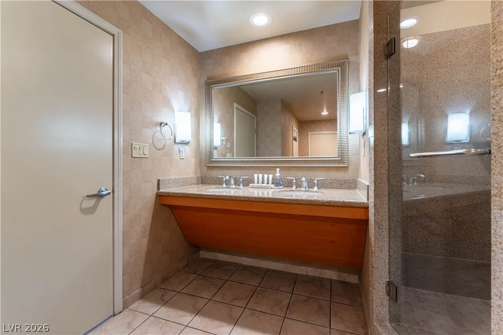 211 Flamingo, Las Vegas, NV 89169