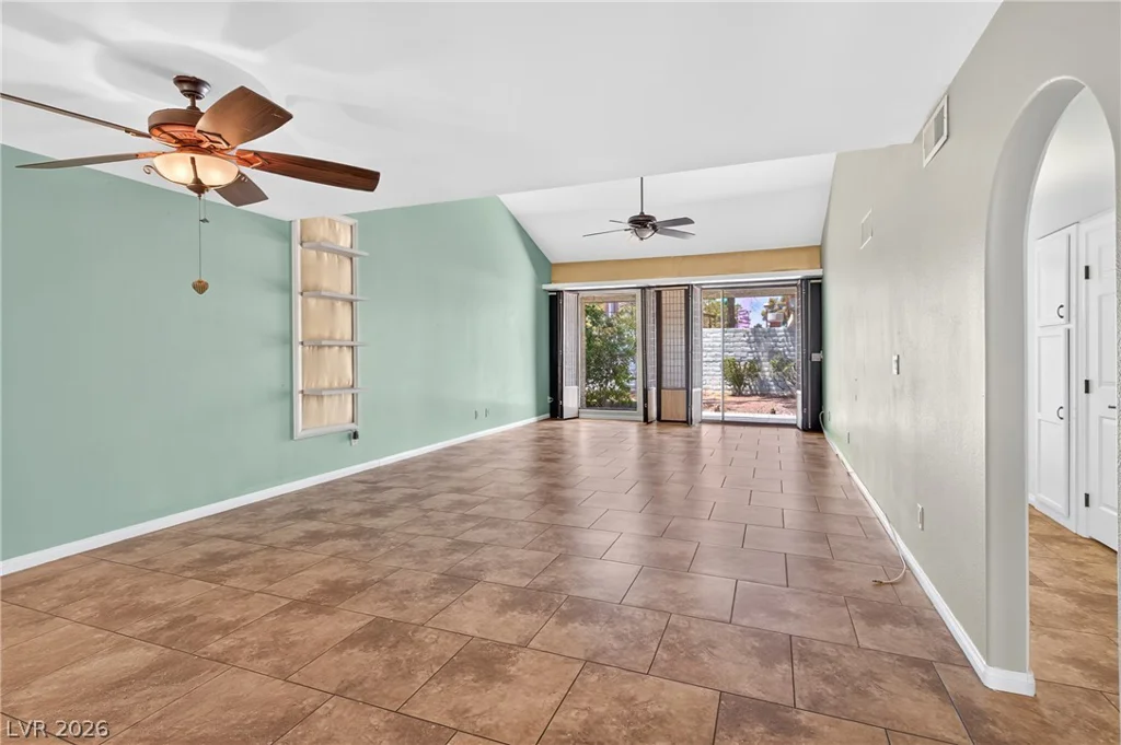 4587 Madreperla, Las Vegas, NV 89121