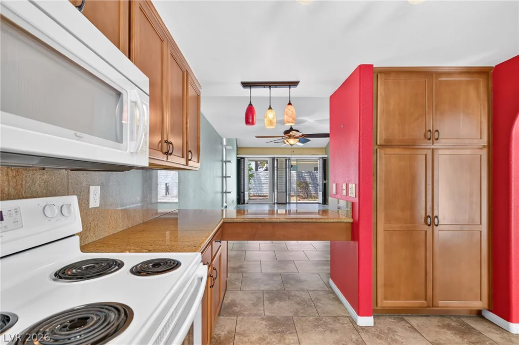 4587 Madreperla, Las Vegas, NV 89121