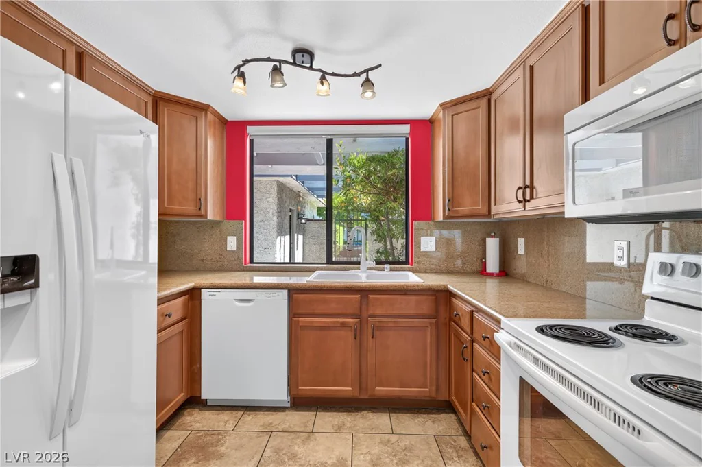 4587 Madreperla, Las Vegas, NV 89121