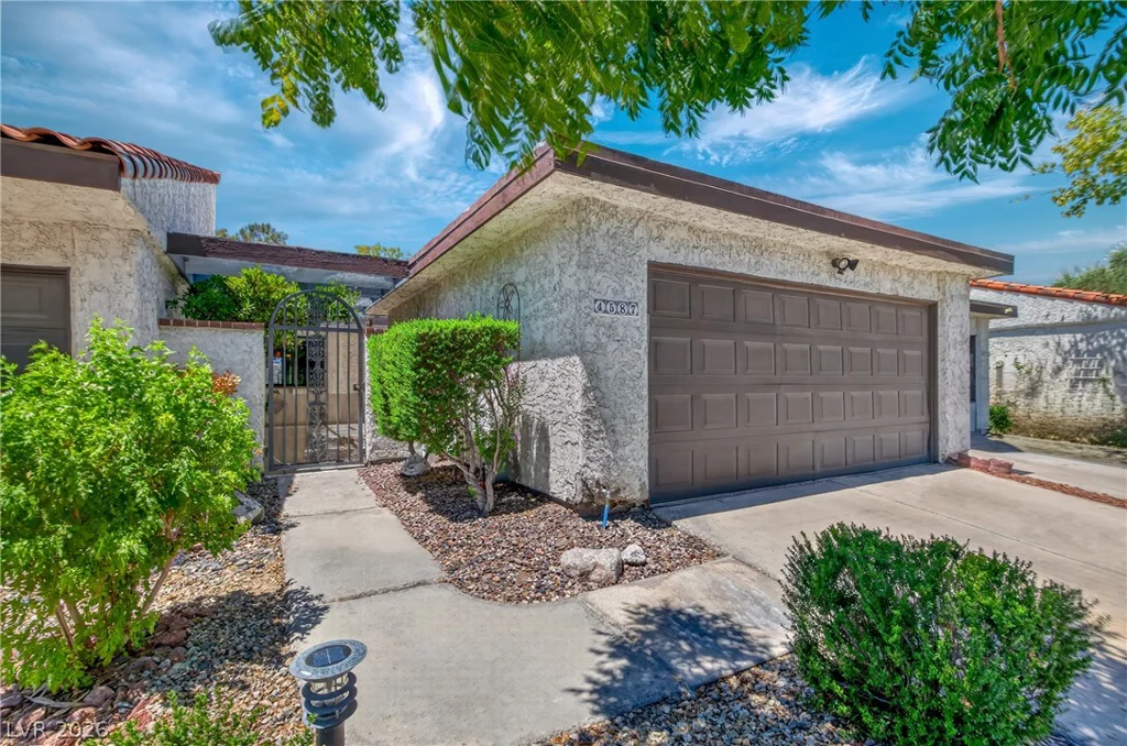4587 Madreperla, Las Vegas, NV 89121