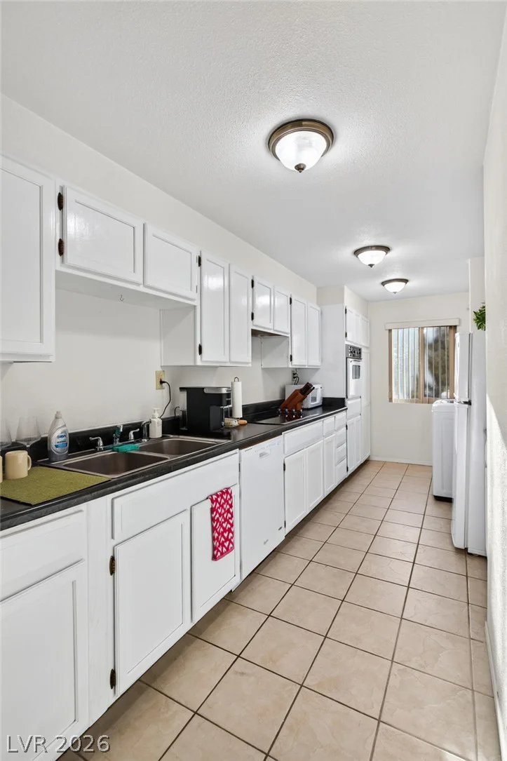 750 Royal Crest, Las Vegas, NV 89169