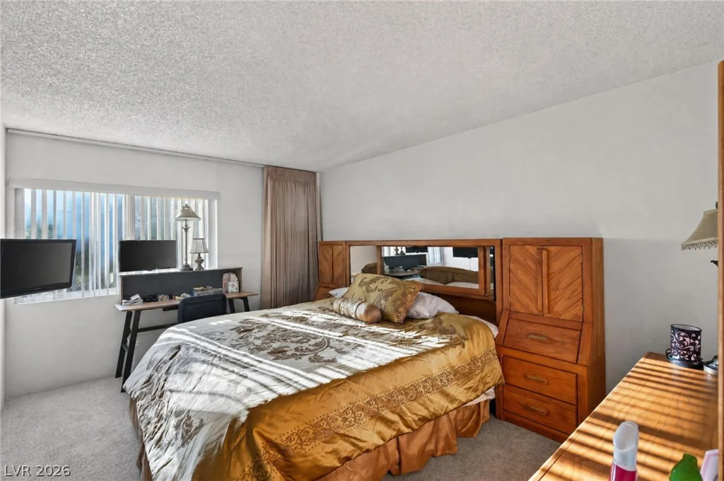 750 Royal Crest, Las Vegas, NV 89169