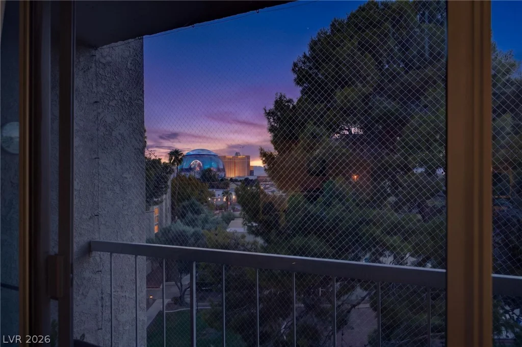 750 Royal Crest, Las Vegas, NV 89169